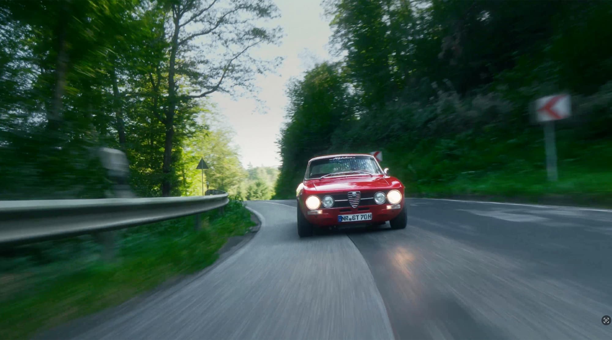 Alfa Romeo — still 4